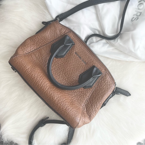 m i c h a e l k o r s - Picture 6 of 16